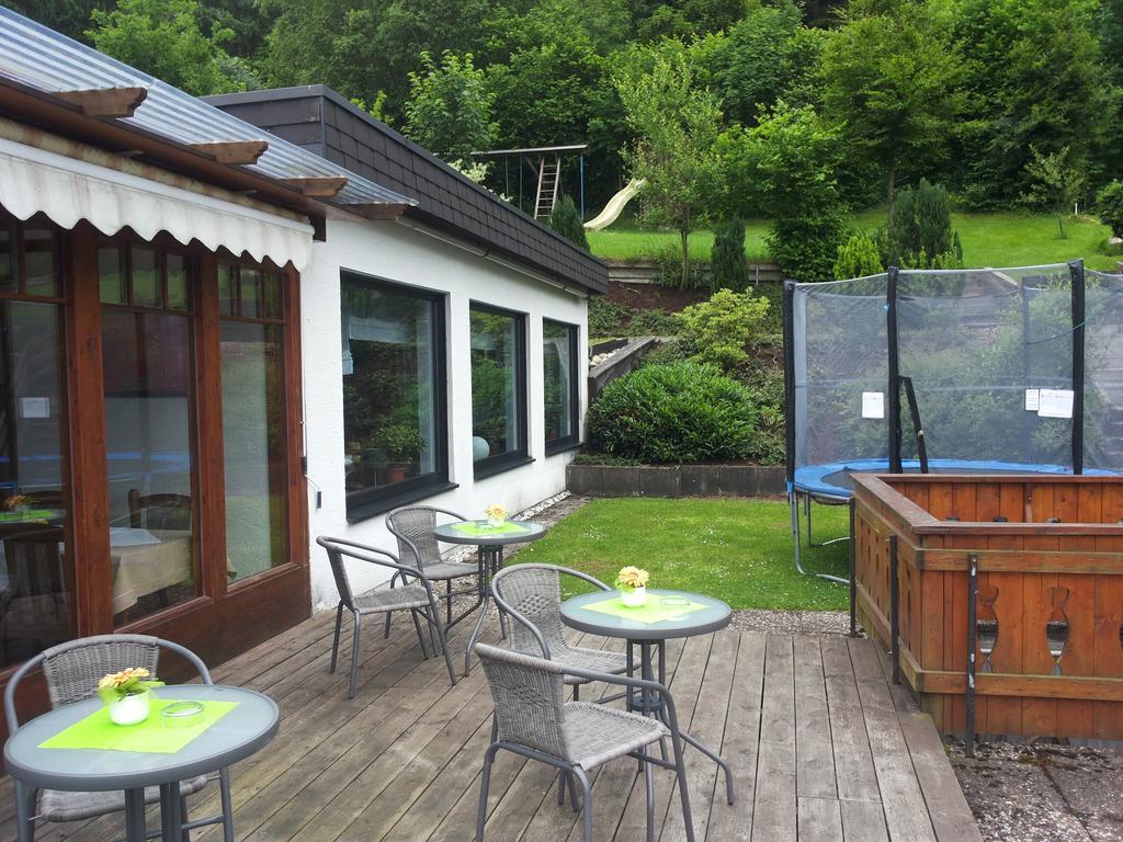 Pension "Dorfkrug" วินเทอร์แบร์ก ภายนอก รูปภาพ